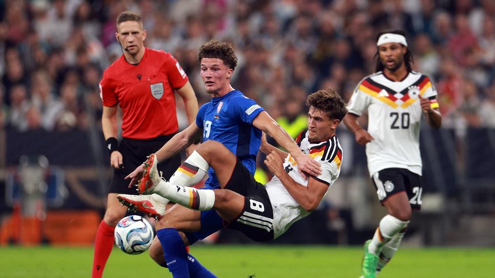 Германия 0:0 Сърбия, натиск на Бундестима