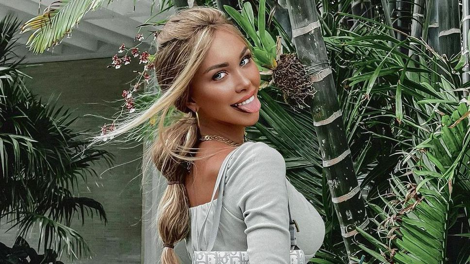 Бившата на Роналдо лъсна чисто гола