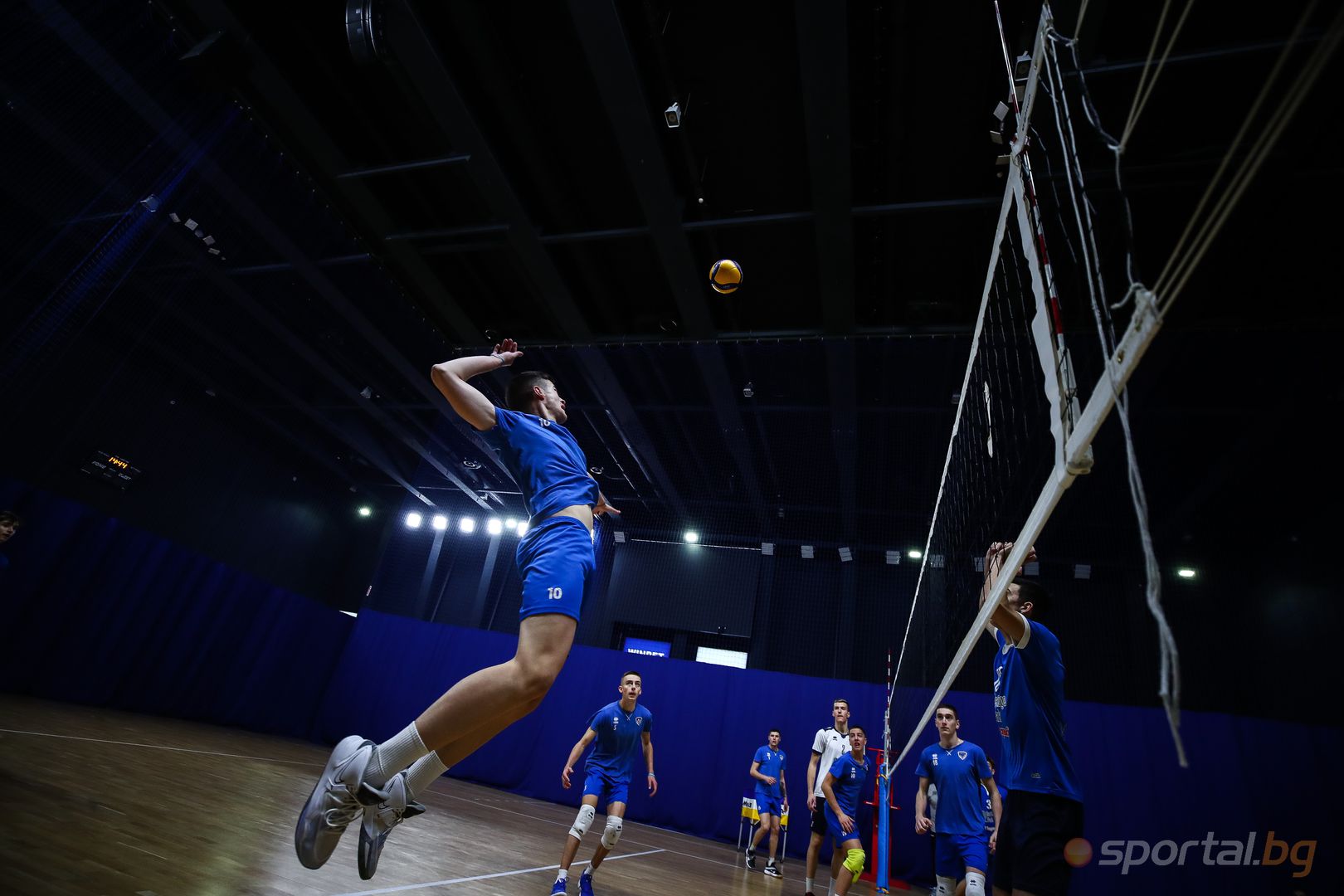 Интервю с Андреа Буратини и тренировка на юношите на Левски 🏐