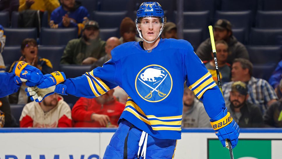 Тейдж Томпсън избухна с хеттрик и три асистенции при победа на Бъфало над Детройт