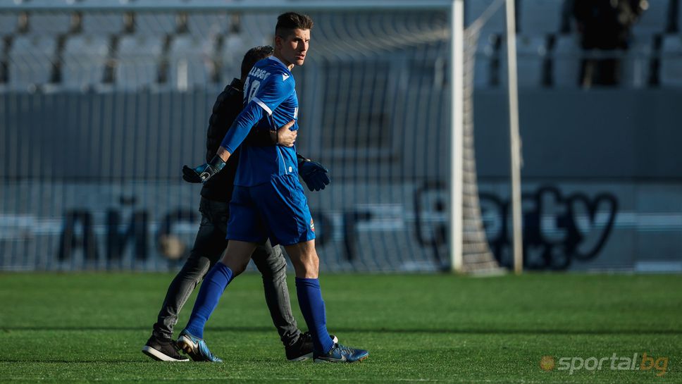 Собственикът на Ботев Пловдив Илиян Филипов говори пред медиите след