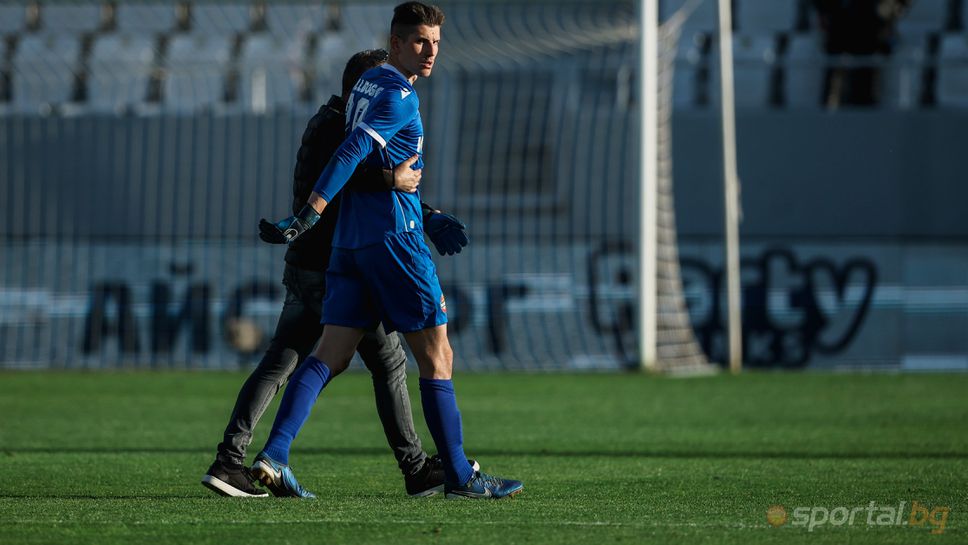 Задържаха фена, ударил Наумов с бутилка