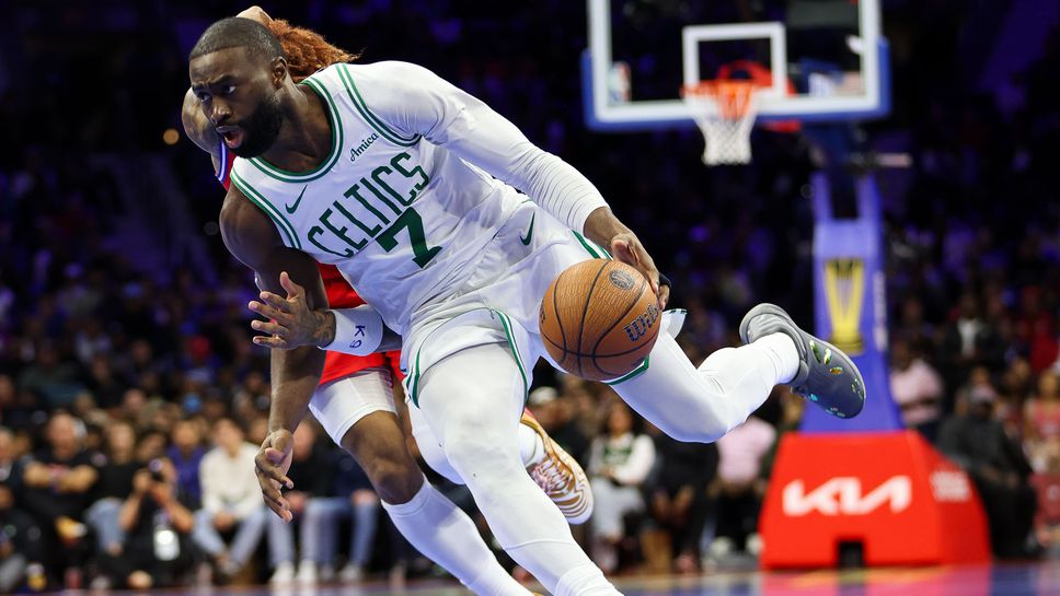 Джейлън Браун наниза 32 точки и изведе Бостън до успеха срещу Фили