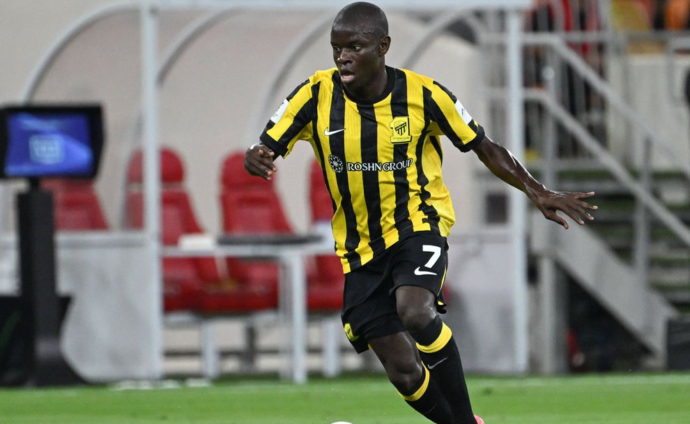 Трансферът на Канте във Фенербахче пропадна, турците обвиниха Ал-Итихад