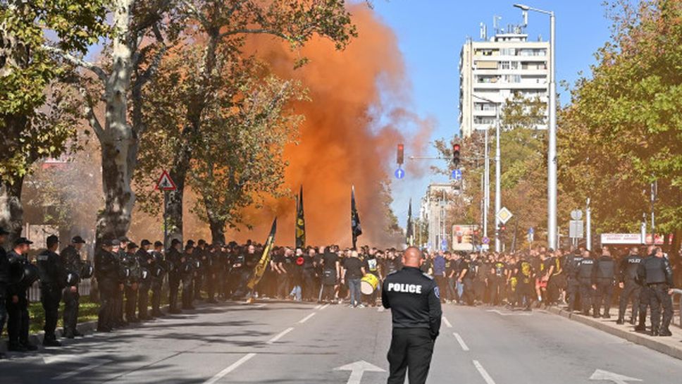 Шествието на Ботев потегли към "Лаута"