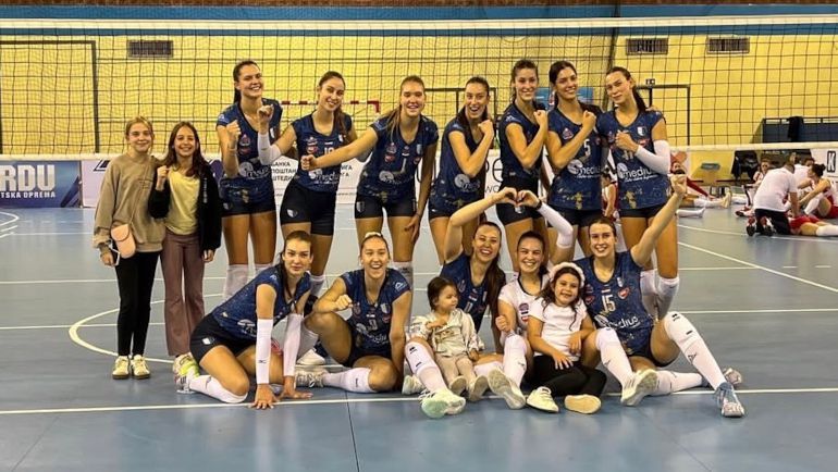 Националката Дарина Нанева и нейният Йединство Стара Пазова записаха трета