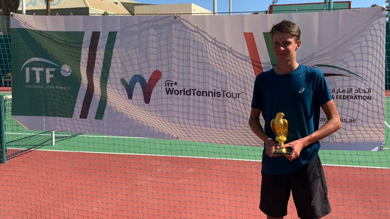 Младият български тенисист Николай Неделчев записа победа и загуба на