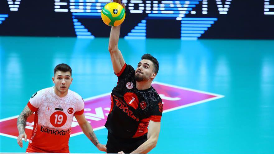 Мартин Атанасов и Зираатбанк стартираха ударно в Шампионската лига 🏐