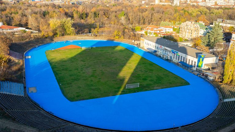 Първата синя атлетическа писта в България ще е в Ямбол