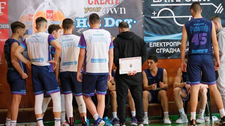 Академик Пловдив 2 победи 3 6 9 Баскетболен клуб с 92 65 на