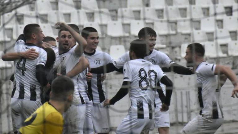 Вторият отбор на Локомотив (Пловдив) надигра едноименния тим на Сливен