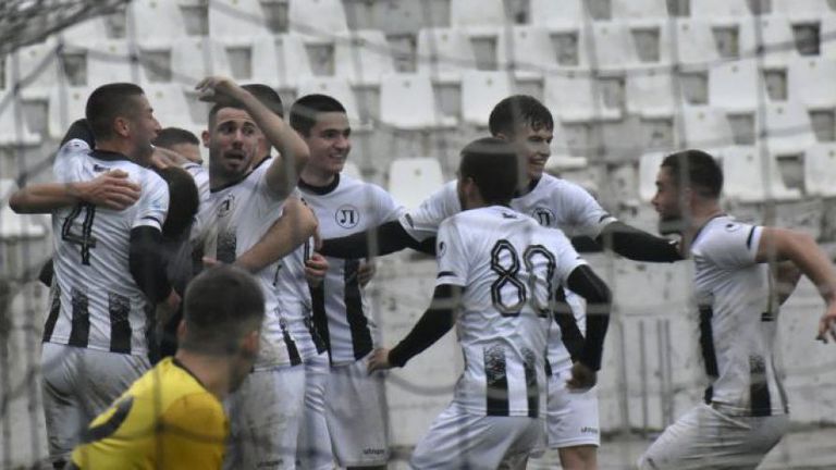Вторият отбор на Локомотив Пловдив започна годината с 4 1 като
