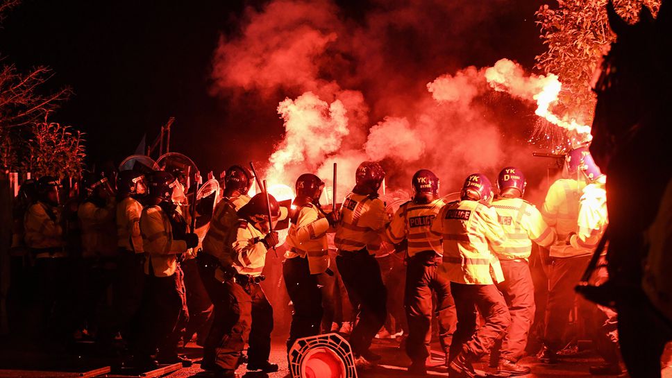 Феновете на Легия взривиха обстановката в Бирмингам, клубовете си отправиха взаимни обвинения