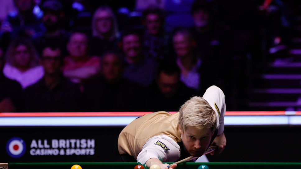 Нийл Робъртсън елиминира 196-сантиметров "звяр"