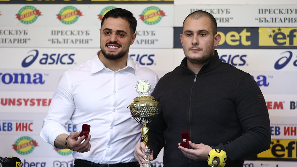 Личният наставник на световния шампион във вдигането на тежести Карлос