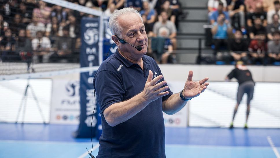 Уникален! Хулио Веласко направи безплатен курс за над 1000 волейболисти в Буенос Айрес