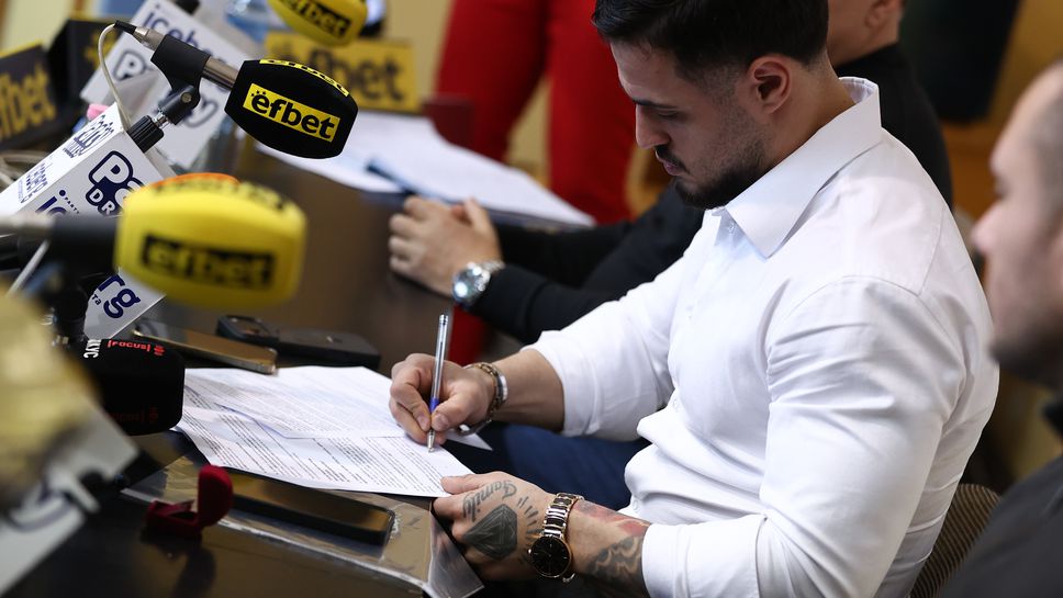 Олимпийският шампион Карлос Насар подписа и поправката на договора си