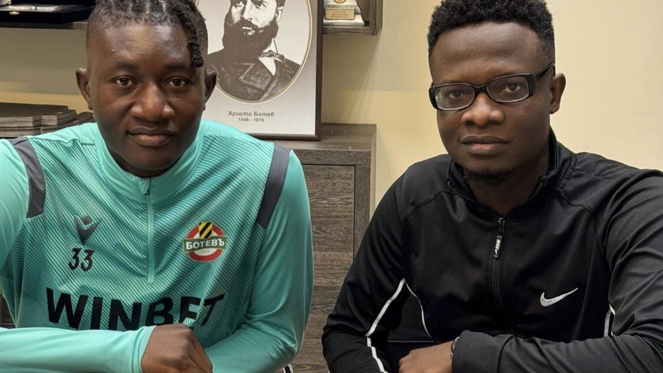 Ботев Пловдив подписа с 18 годишния нигериец Шола Аделани Крилото парафира