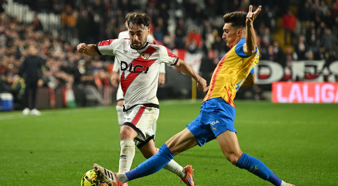 Валенсия се добра до точка на "Вайекас"