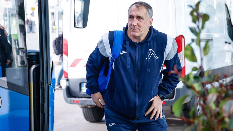Днес помощник треньорът на Левски Цанко Цветанов празнува своя 53 ти рожден