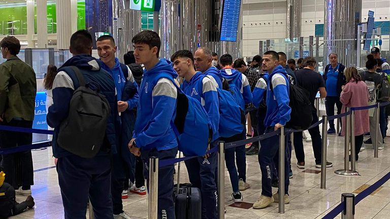 Футболистите на Левски пристигнаха в Дубай където ще проведат подготовката