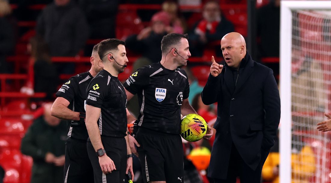 Бивш съдия коментира спорните моменти с Мерино и Екитике