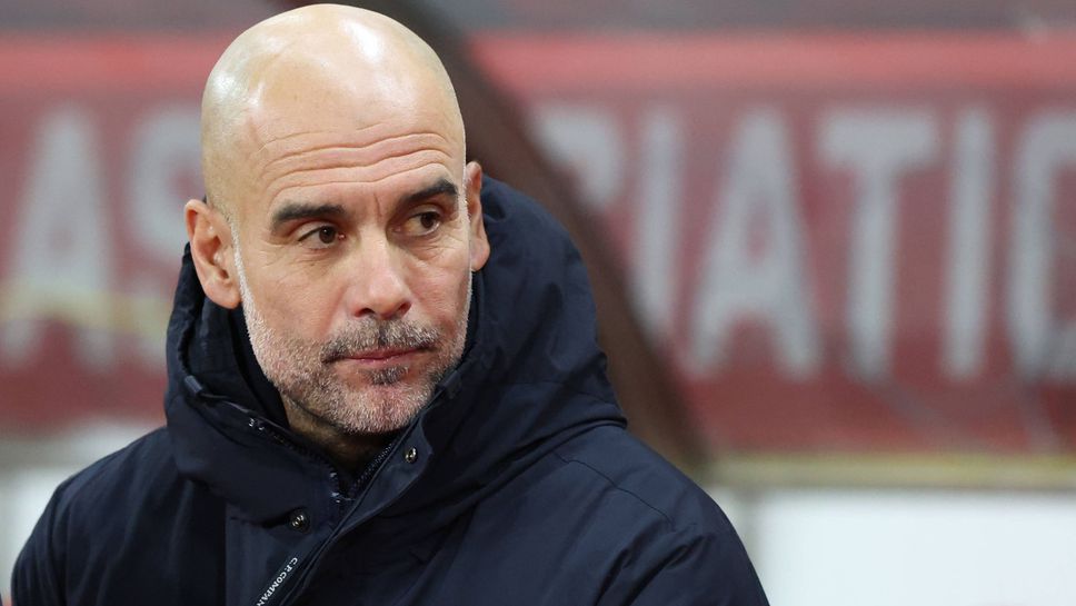 Мениджърът на Манчестър Сити Джосеп Гуардиола говори пред медиите и