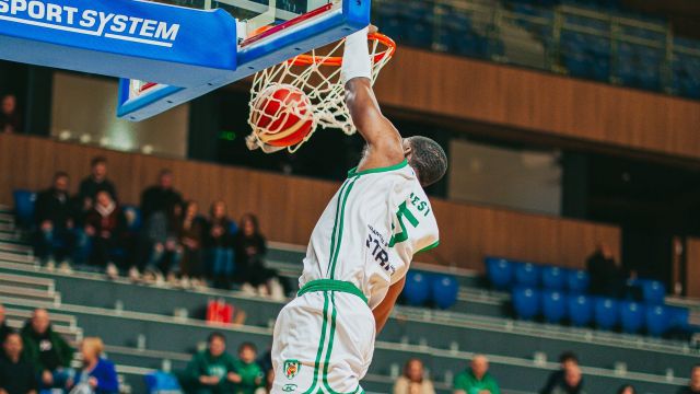 Баскетболистът на Черно море Тича Ламонт Уест спечели приза MVP