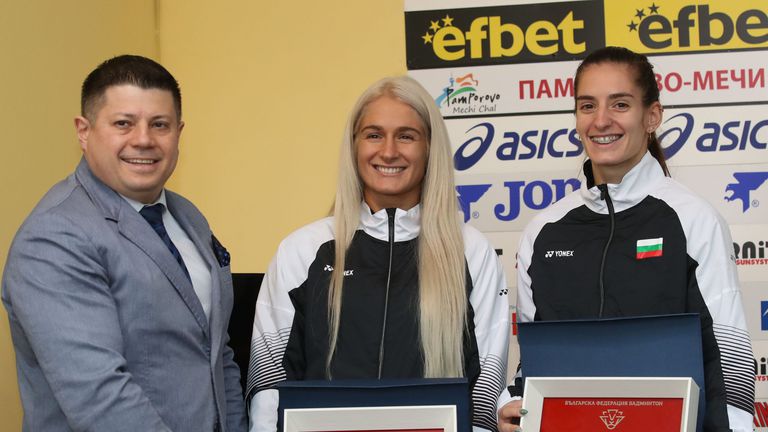 Стефани Стоева и Габриела Стоева бяха избрани за №1 на 2021 година от БФ Бадминтон