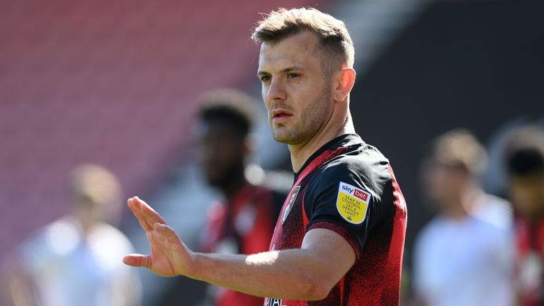 е отказал възможността да привлече бившия халф на Джак Уилшър