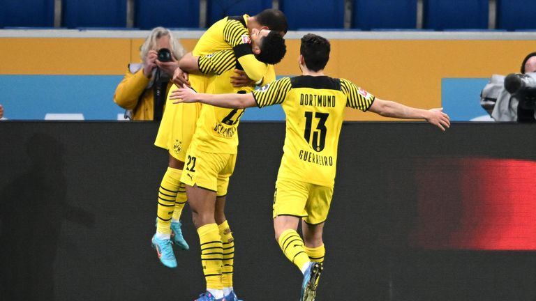  Борусия (Дортмунд) търси централен бранител 