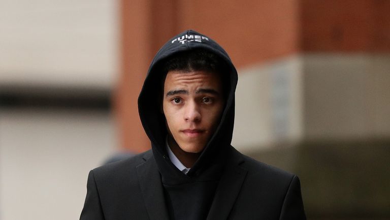 Футболистът Мейсън Грийнууд също коментира новината че вече не е