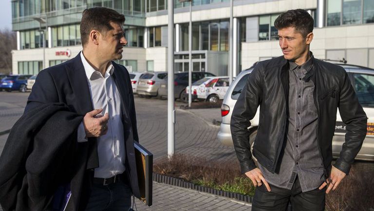 Бившият мениджър на футболиста Роберт Левандовски се изправи пред съда