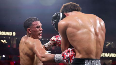 Дейвид Бенавидес влиза в сблъсък с Антъни Ярд