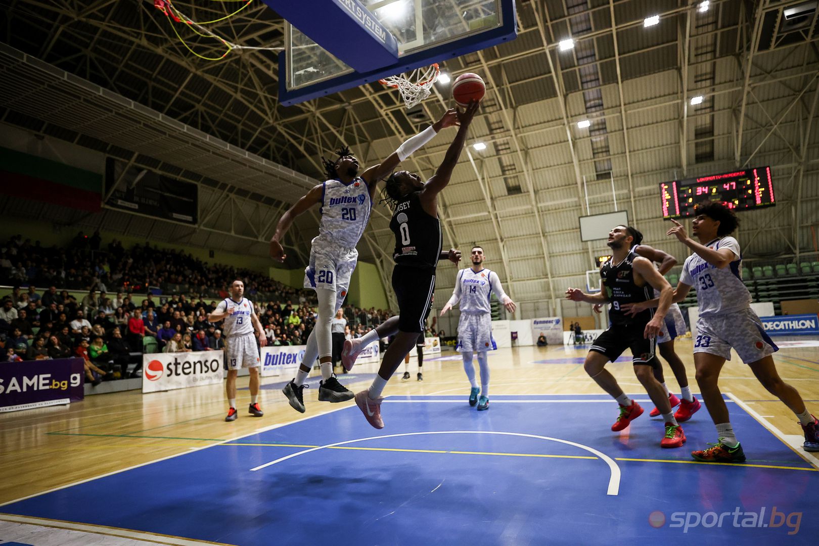 Академик Бултекс 99 : Локомотив Пловдив