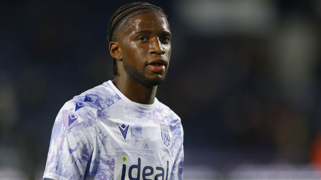 Крило на Астън Вила ще стане съотборник на Росен Божинов в Пиза