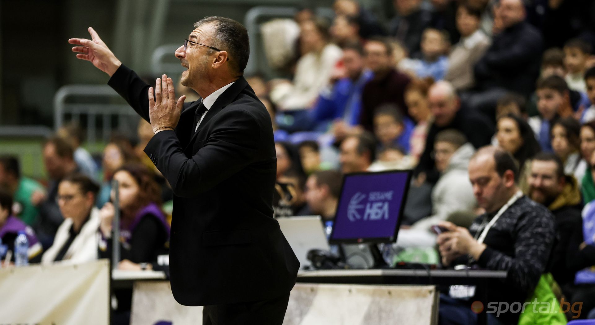 Академик Бултекс 99 : Локомотив Пловдив