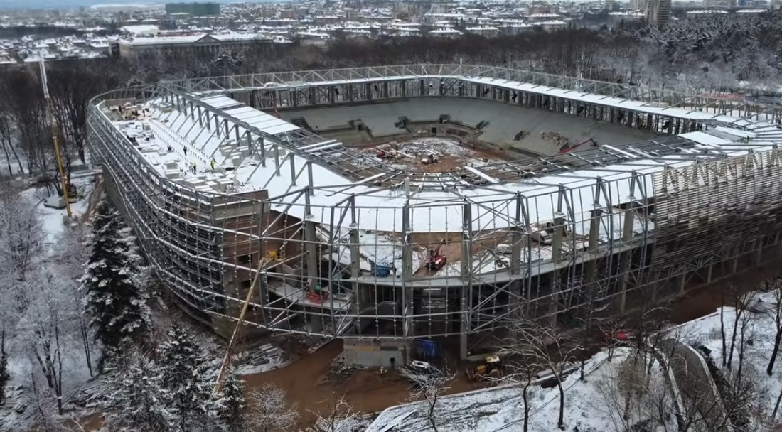 Няма студ, няма мраз – на "Армията" се работи непрекъснато