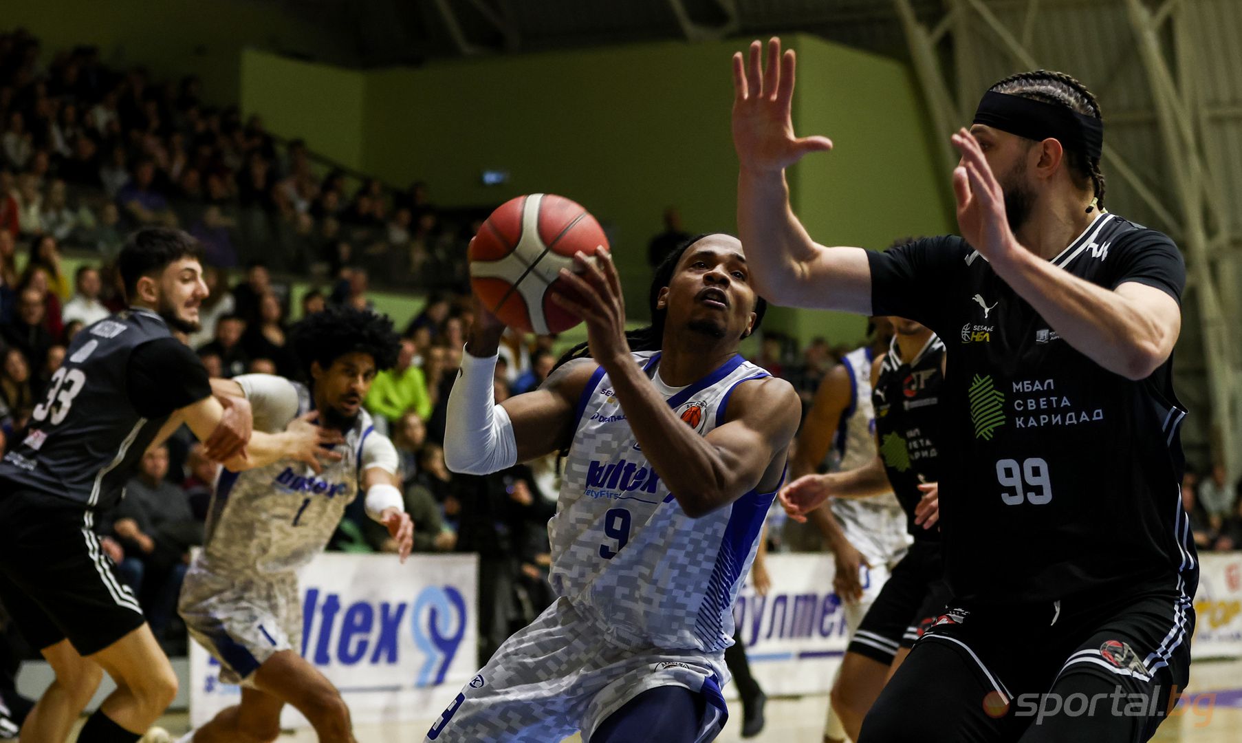 Академик Бултекс 99 : Локомотив Пловдив