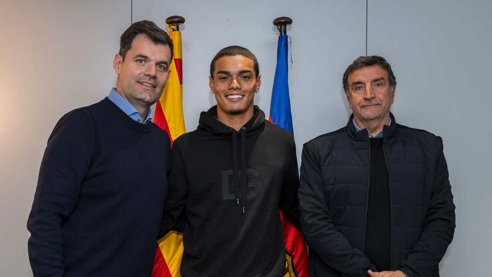 Официално: Барселона подписа със сина на Роналдиньо