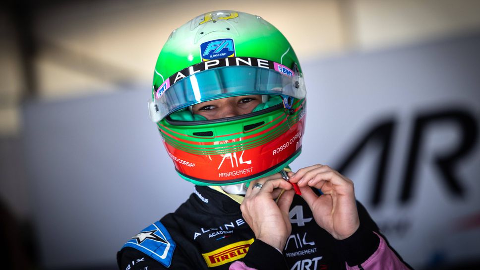 Никола Цолов отнесе солено наказание във Формула 3 заради участие в друг шампионат