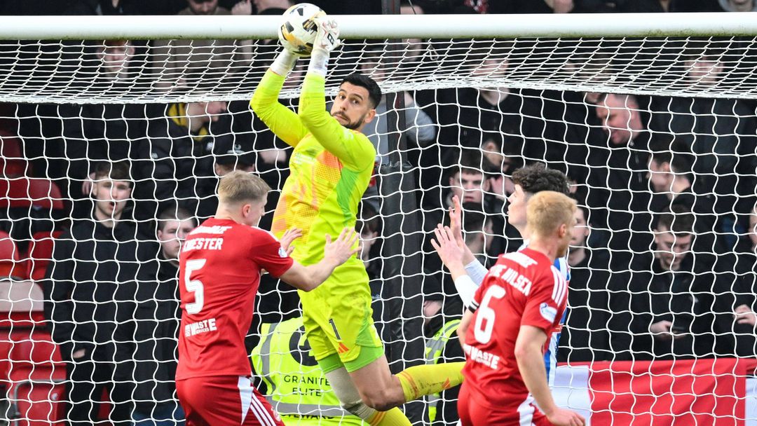 Митов и Абърдийн стигнаха до равенство с късен гол