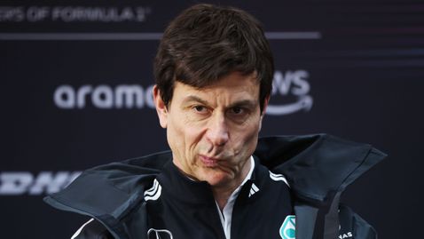 Мерцедес може да намали клиентите си във Формула 1