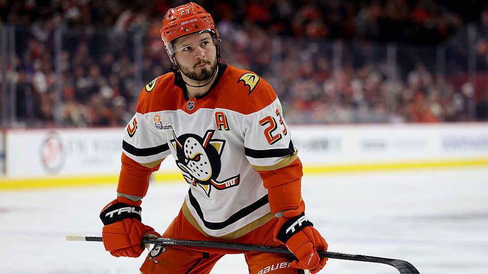 Мейсън МакТавиш донесе победата на Анахайл над Калгари след дузпи в НХЛ