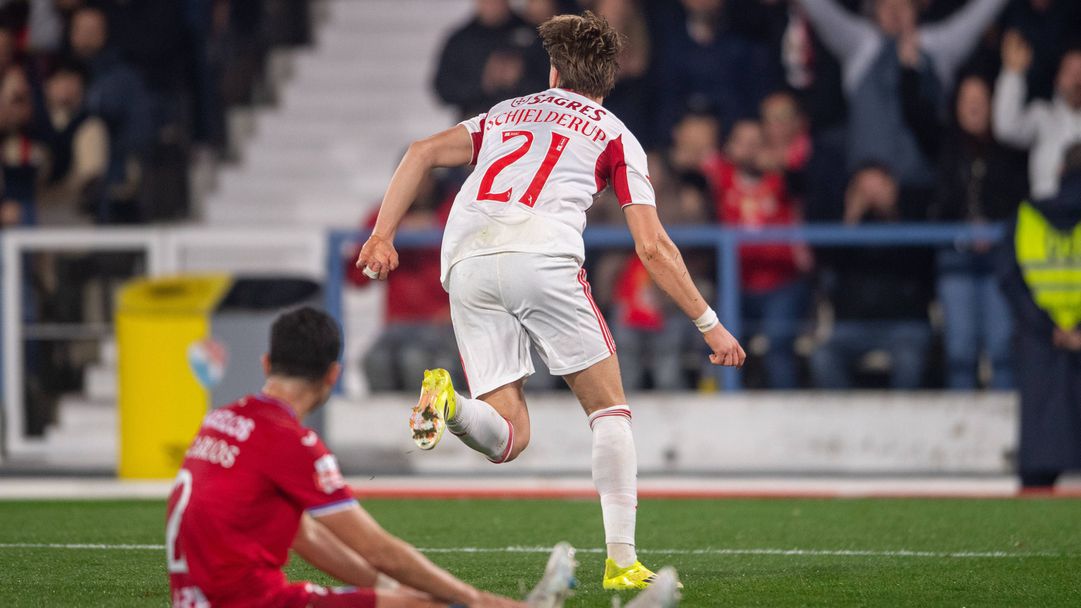 Бенфика с четвърта поредна победа в Португалия