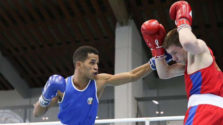 Българският национал по бокс Хавиер Ибанес отстъпи по точки пред