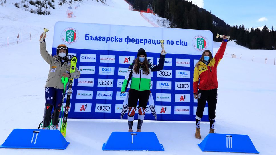 Юлия Златкова с титлата на слалом в Банско
