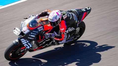 Алейш Еспаргаро донесе исторически полпозишън на Априлия в MotoGP