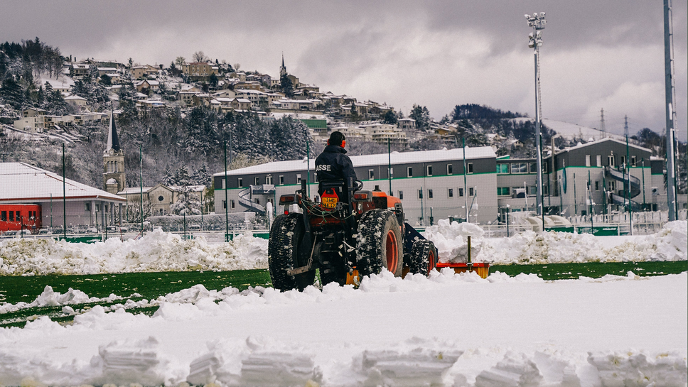 Сняг отложи дербито Сент Етиен - Марсилия