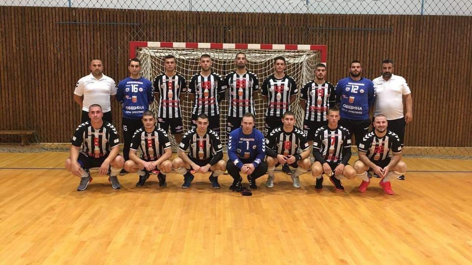 Локомотив е вторият финалист в турнира за Купата на България